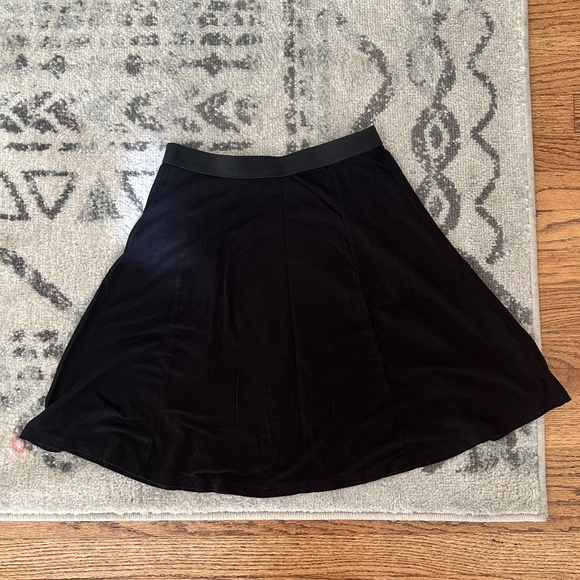 ASOS: Tall Black Skater Flowy Skirt, Size 4 - Picture 2 of 6